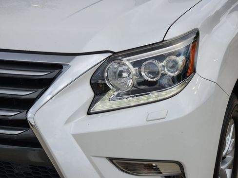 Used 2017 Lexus GX 460 Premium w/ Premium Package image 9