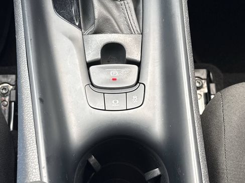 Used 2021 Toyota C-HR LE FWD image 23