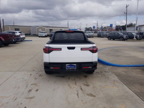 Certified 2025 Hyundai Santa Cruz SE image 6