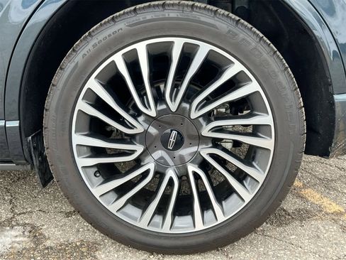 Used 2022 Lincoln Corsair Reserve w/ Equipment Group 201A image 14