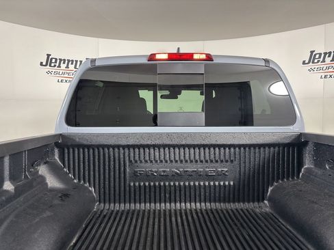 Used 2025 Nissan Frontier PRO-4X AWD/4WD image 27