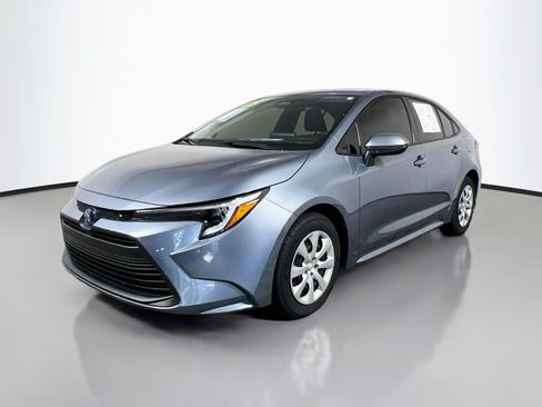 Used 2025 Toyota Corolla LE FWD image 8