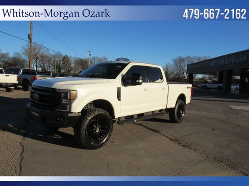 Used 2022 Ford F250 Lariat w/ Black Appearance Package image 3