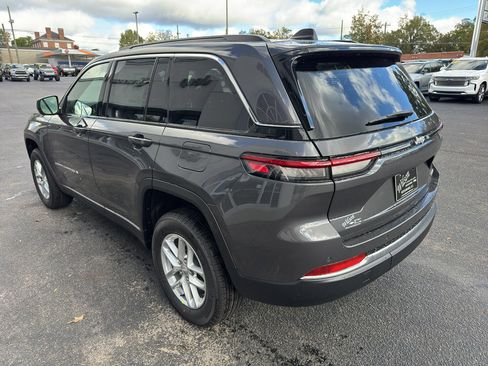 New 2025 Jeep Grand Cherokee Laredo image 7