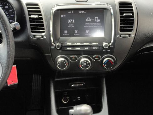 Used 2018 Kia Forte LX w/ LX Popular Package FWD image 13