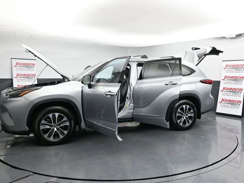 Used 2022 Toyota Highlander XLE image 49