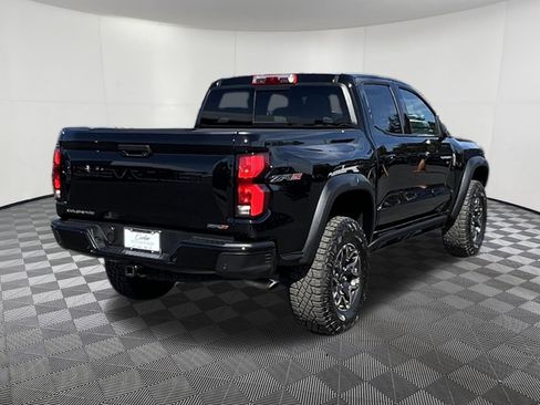 Used 2026 Chevrolet Colorado ZR2 w/ Technology Package AWD/4WD image 6