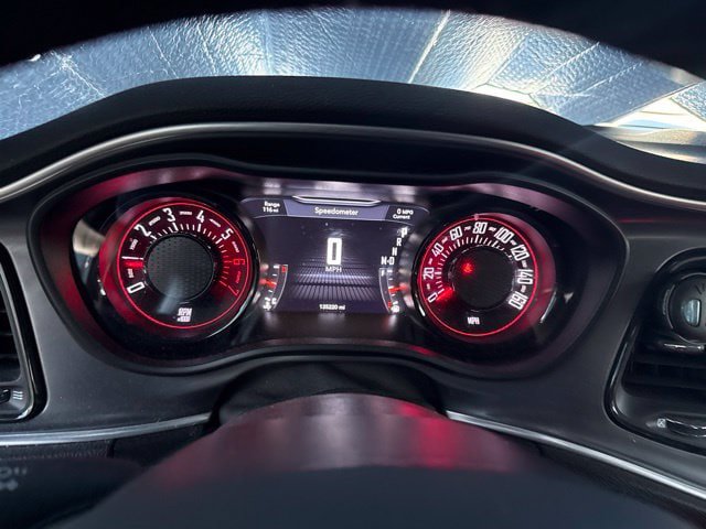 Used 2022 Dodge Challenger R/T w/ Driver Convenience Group RWD image 18