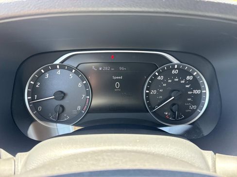 Used 2023 Nissan Frontier SV w/ Technology Package RWD image 18