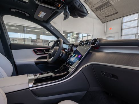 New 2026 Mercedes-Benz GLC 300 4MATIC image 17