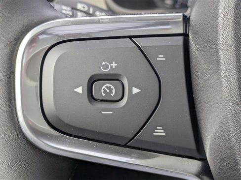 New 2025 Volvo XC40 B5 Plus w/ Protection Package Premier image 28