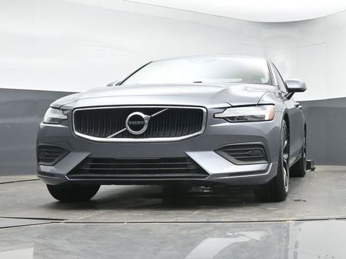 Used 2020 Volvo S60 T5 Momentum w/ Protection Package Premier FWD image 30