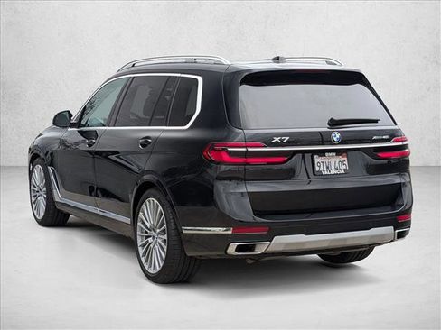 Used 2025 BMW X7 xDrive40i w/ Parking Assistance Package image 8