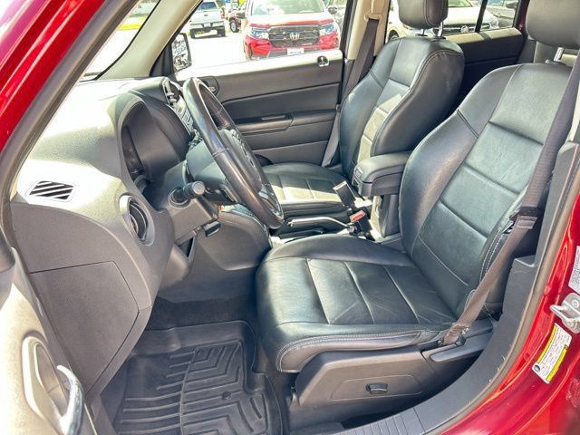Used 2017 Jeep Patriot High Altitude AWD/4WD image 26