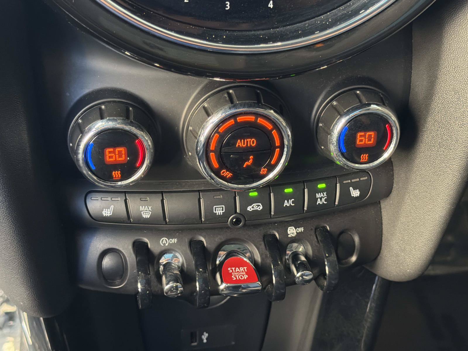 Used 2022 MINI Cooper 2-Door Hardtop FWD image 18