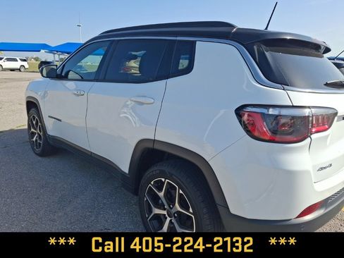 Used 2025 Jeep Compass Limited AWD/4WD image 10