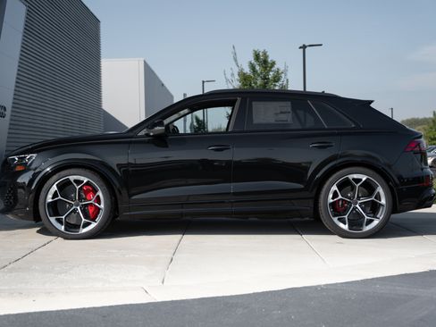 New 2026 Audi RS Q8 performance image 6