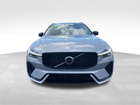 Used 2025 Volvo XC60 B5 Plus AWD/4WD image 17