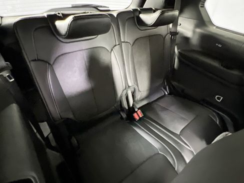 Used 2023 Jeep Grand Cherokee L Laredo image 26