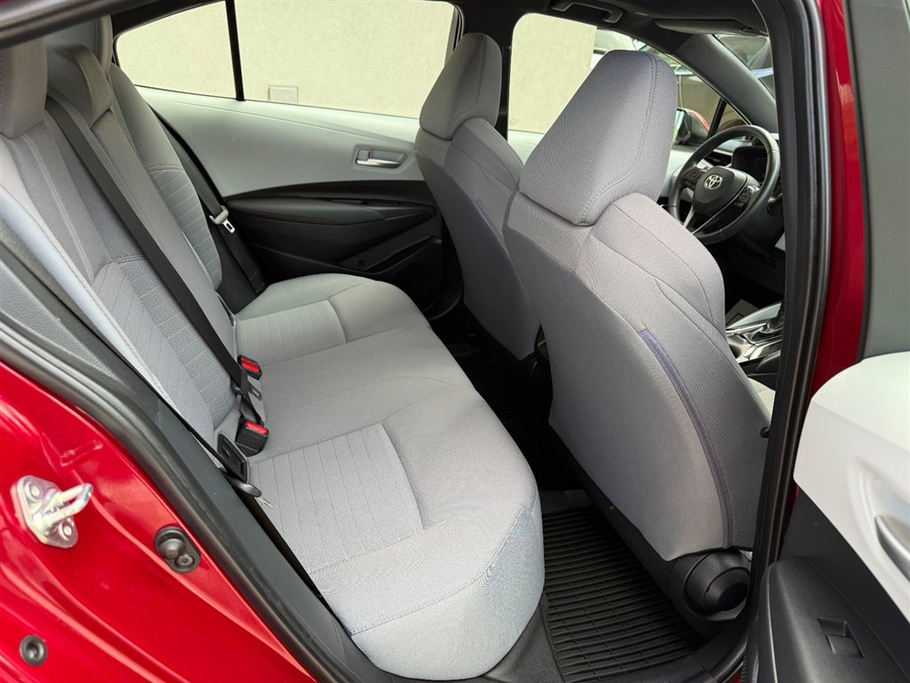 Used 2023 Toyota Corolla SE w/ SE Premium Package FWD image 5