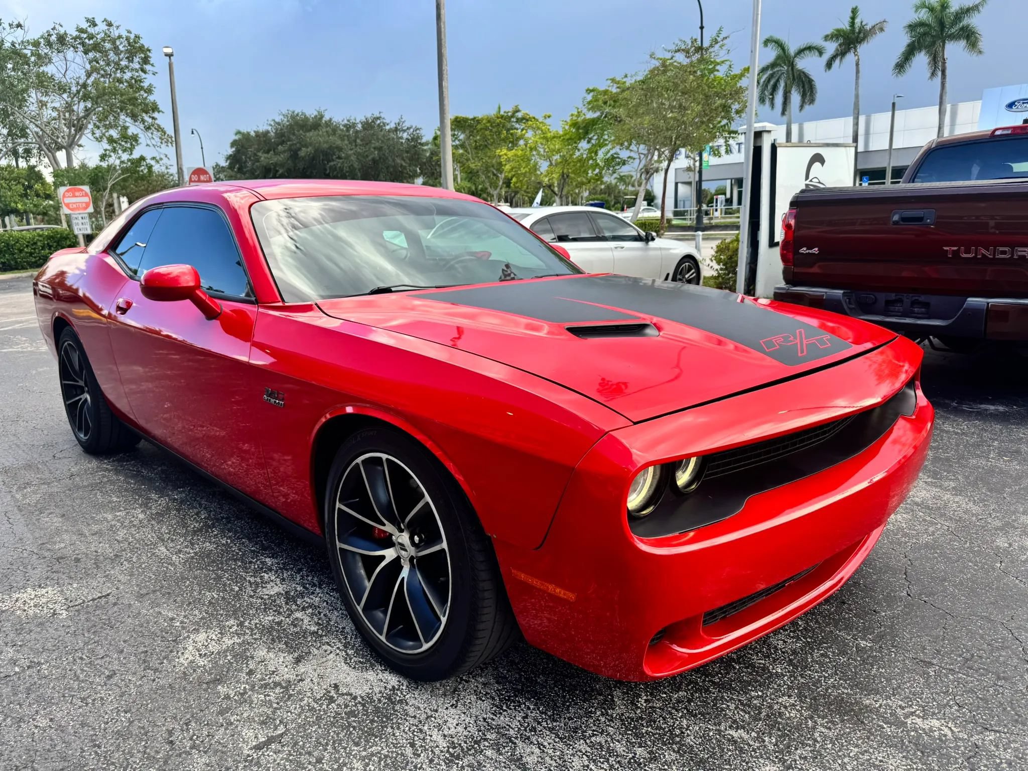 Used 2018 Dodge Challenger R/T w/ Performance Handling Group RWD image 2