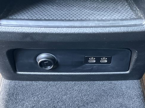 Used 2024 BMW X5 xDrive50e w/ M Sport Package image 21