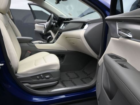 Used 2024 Cadillac XT5 Premium Luxury w/ Technology Package image 17