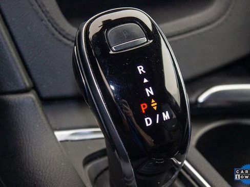 Used 2025 Cadillac XT6 Premium Luxury image 36