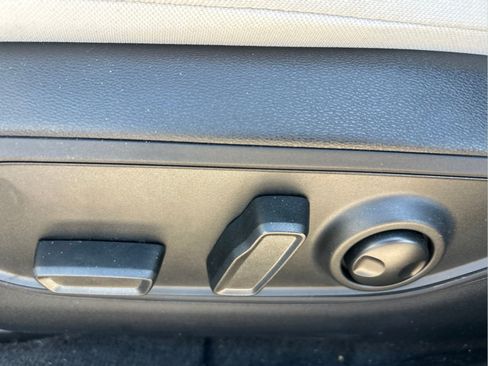 Used 2026 Jeep Cherokee Laredo AWD/4WD image 26