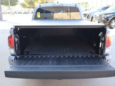Used 2020 Toyota Tacoma TRD Sport w/ TRD Premium Sport Package AWD/4WD image 26