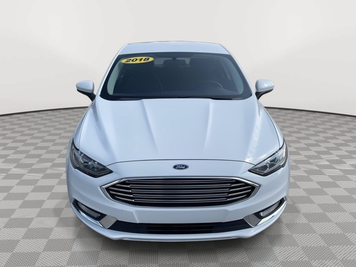 Used 2018 Ford Fusion SE w/ Equipment Group 201A FWD image 9
