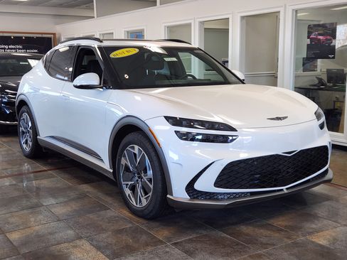 Used 2025 Genesis GV60 Advanced image 1