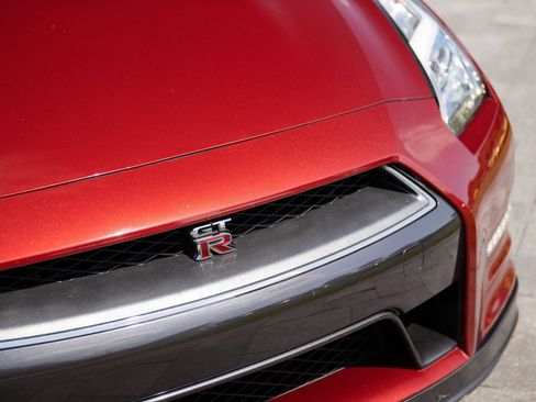 Used 2015 Nissan GT-R Black Edition AWD/4WD image 4