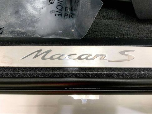 Used 2023 Porsche Macan S AWD/4WD image 19