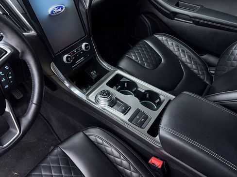 Used 2023 Ford Edge Titanium image 14