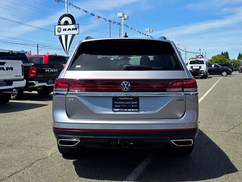 Used 2024 Volkswagen Atlas SE AWD/4WD image 5