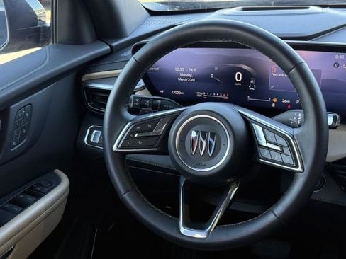 Used 2025 Buick Enclave Preferred w/ Power Package image 29