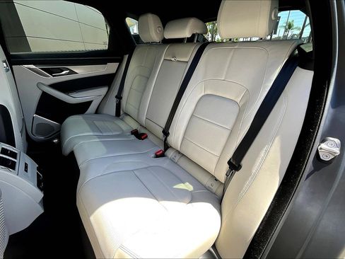 New 2025 Jaguar F-PACE R-Dynamic S image 10