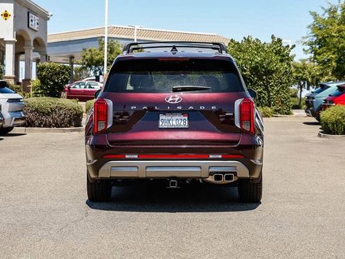 Used 2023 Hyundai Palisade SEL w/ Premium Package AWD/4WD image 4