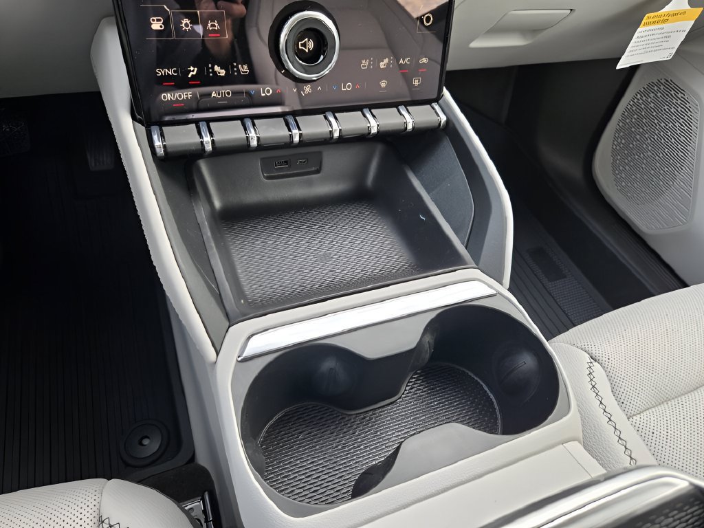 New 2027 GMC Terrain Denali w/ LPO, Floor Liner Package AWD/4WD image 15