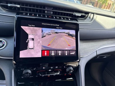 New 2025 Jeep Grand Cherokee L Limited w/ Luxury Tech Group II image 26