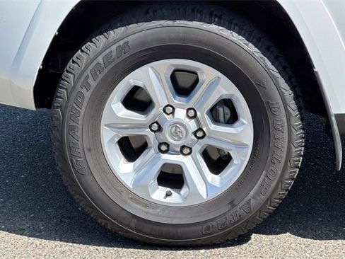 Used 2022 Toyota 4Runner SR5 Premium image 45