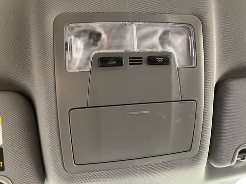 Used 2019 Toyota Highlander LE FWD image 29
