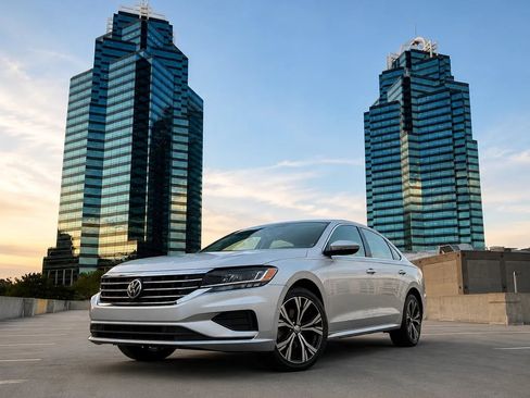 Used 2020 Volkswagen Passat 2.0T SEL FWD image 1