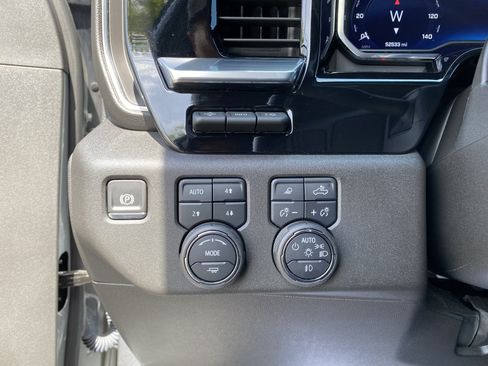 Used 2025 Chevrolet Silverado 2500 LTZ w/ Trail Boss Package AWD/4WD image 18