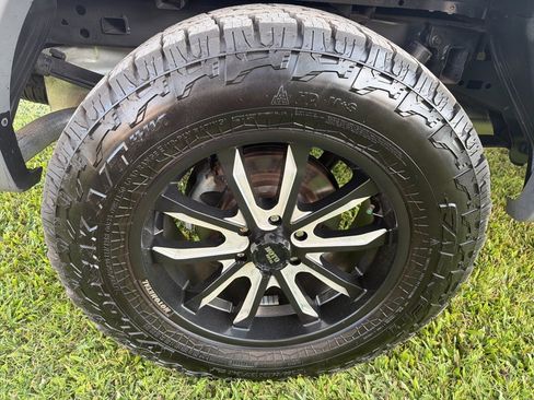 Used 2018 Ford F150 Lariat w/ Equipment Group 502A Luxury image 34