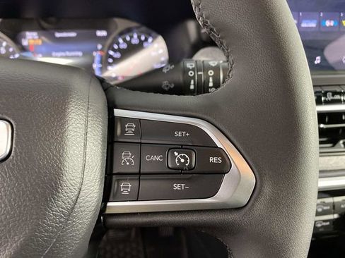 Used 2024 Jeep Compass Latitude w/ Convenience Group AWD/4WD image 14