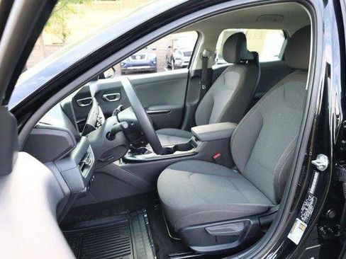 Used 2025 Kia K4 FWD image 8