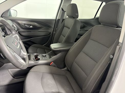 Used 2023 GMC Terrain SLE w/ Driver Convenience Package image 7