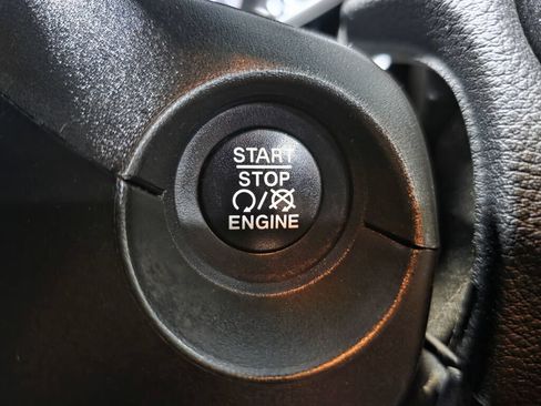 Used 2020 Jeep Compass Latitude AWD/4WD image 16
